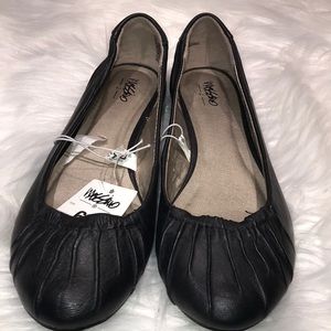 Missimo Black Leather Flats